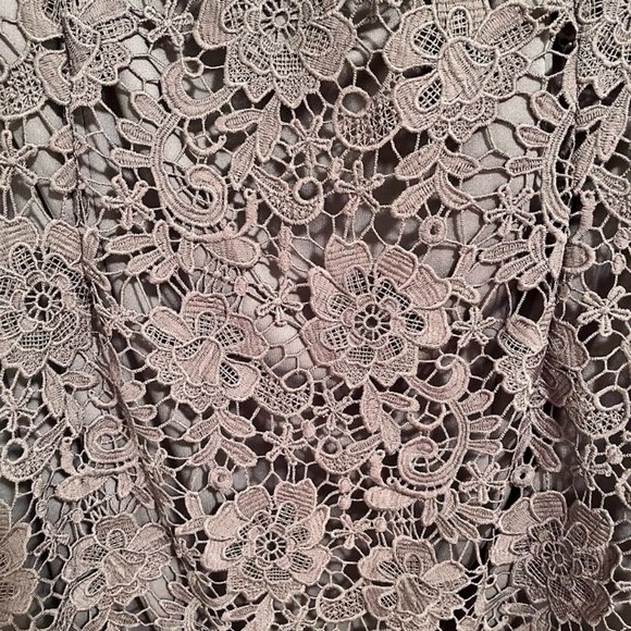 NWT Paper Dolls bardot crochet dress with fluted sleeves - Picture 7 of 14